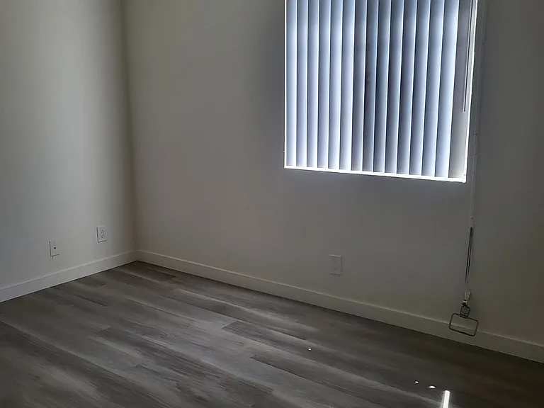 147 E Avenue 43 #104 — Photo 6
