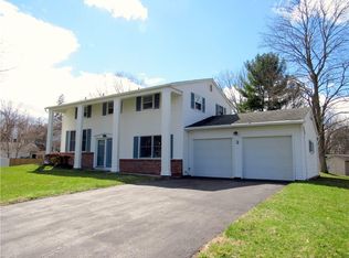 3 Cross Ridge Rd, Pittsford, NY 14534