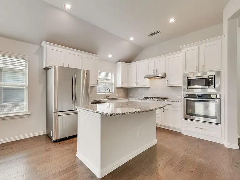 1560 Seminole Dr — Photo 14