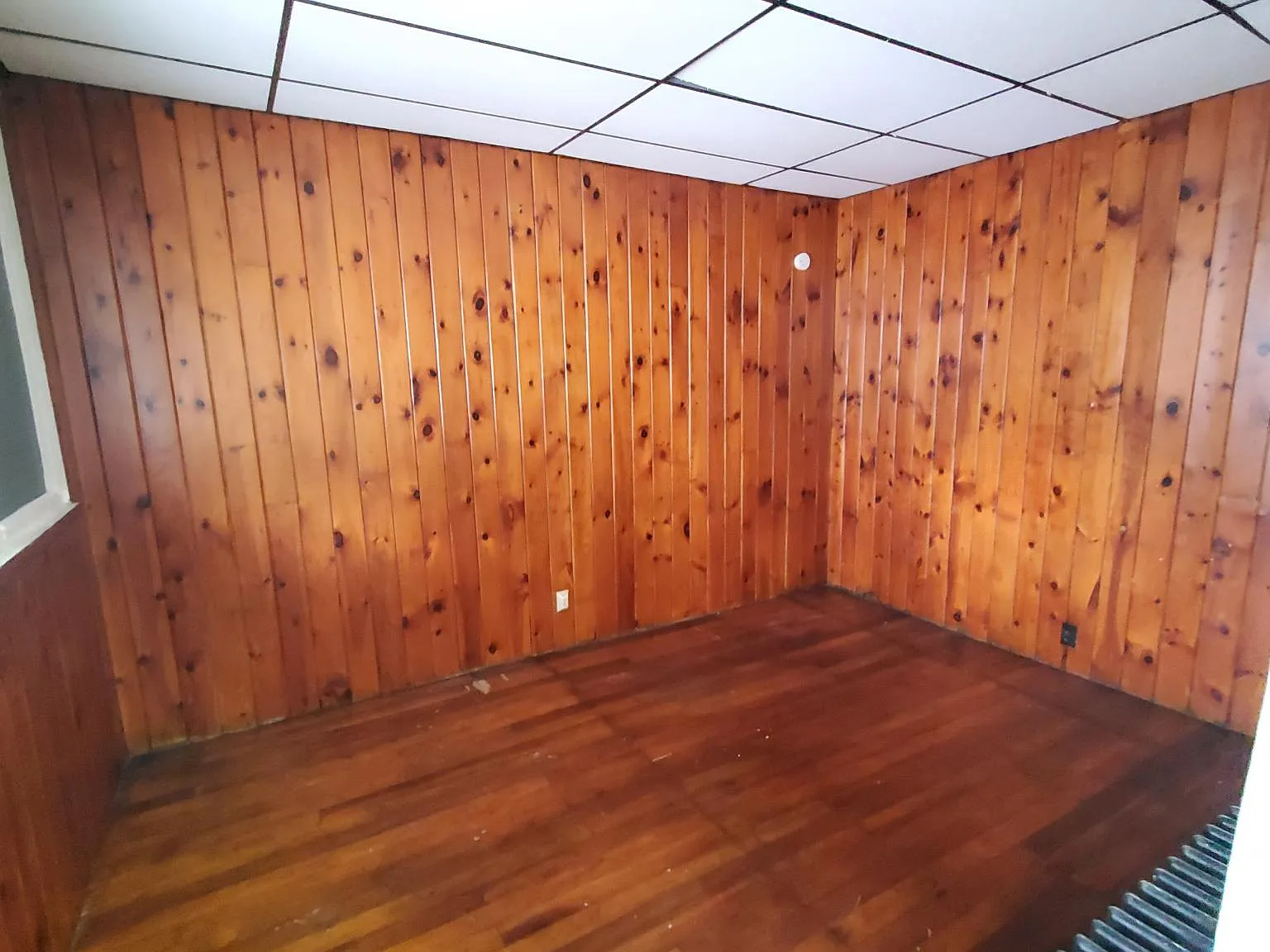 917 Champlin Ave — Photo 3