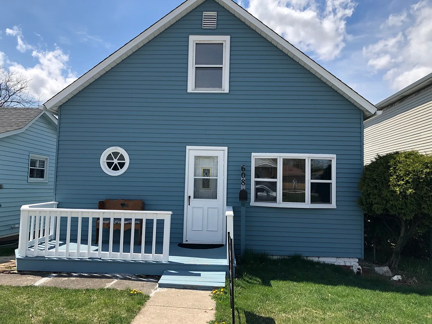 608 McCarthy St photo 1