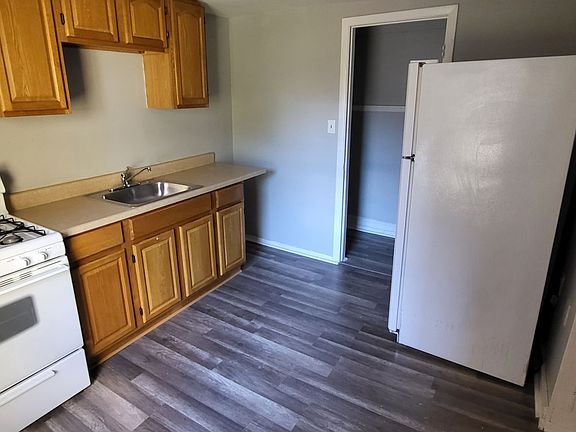 2nd image of 209 Cattell St #2R