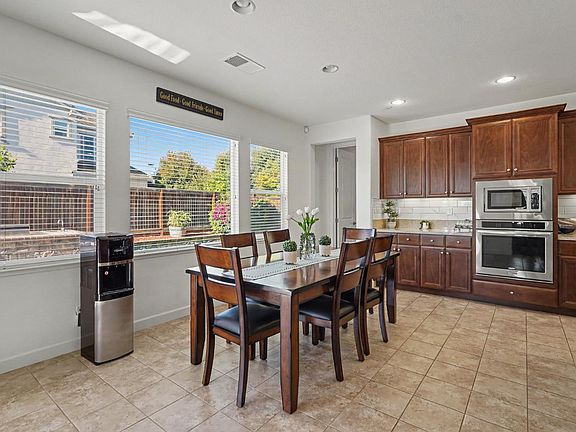 4th image of 566 Fallsburg Ct