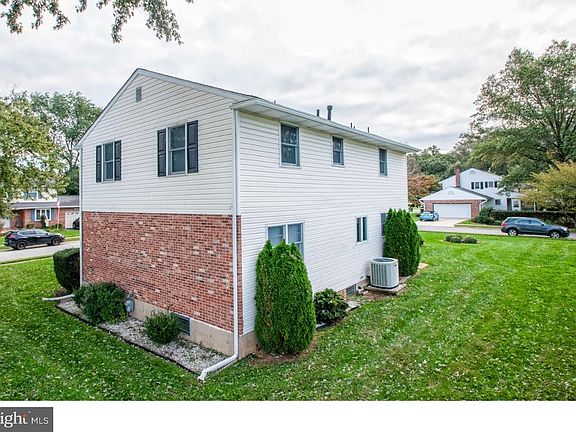 4th image of 2325 Lighthouse Ln
