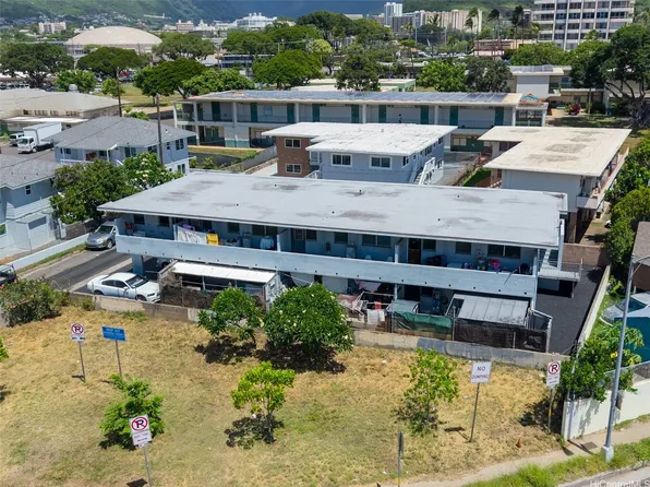 823 Waiaka Pl, Honolulu, HI 96826
