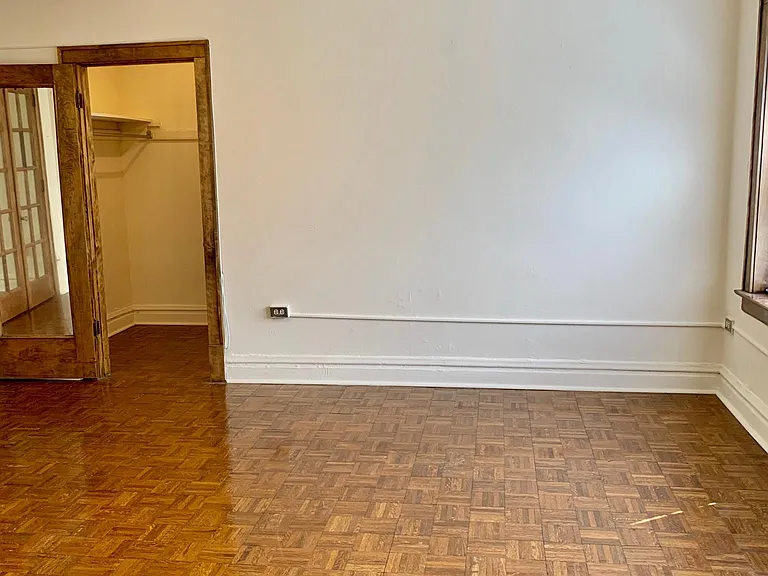 553 West Oakdale Avenue — Photo 33