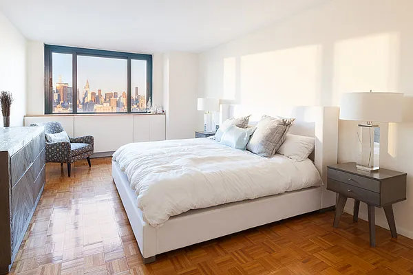 Rented by Luxus Manhattan Realty | media 28
