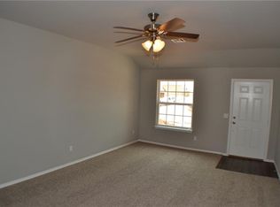 11433 SW 26th St, Yukon, OK 73099