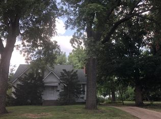 305 E Rea St, Marshall, MO 65340