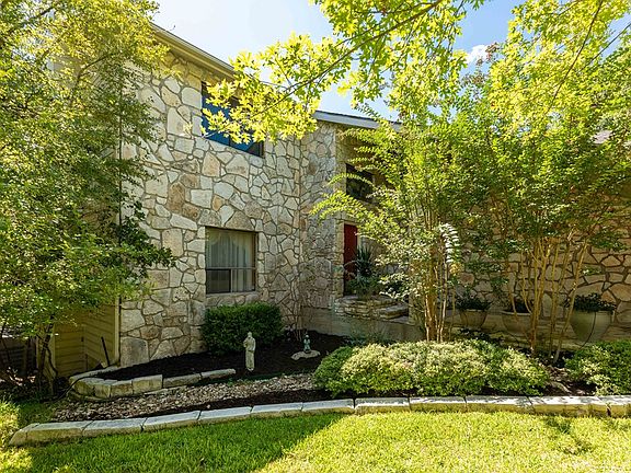2nd image of 113 Catalina Ct