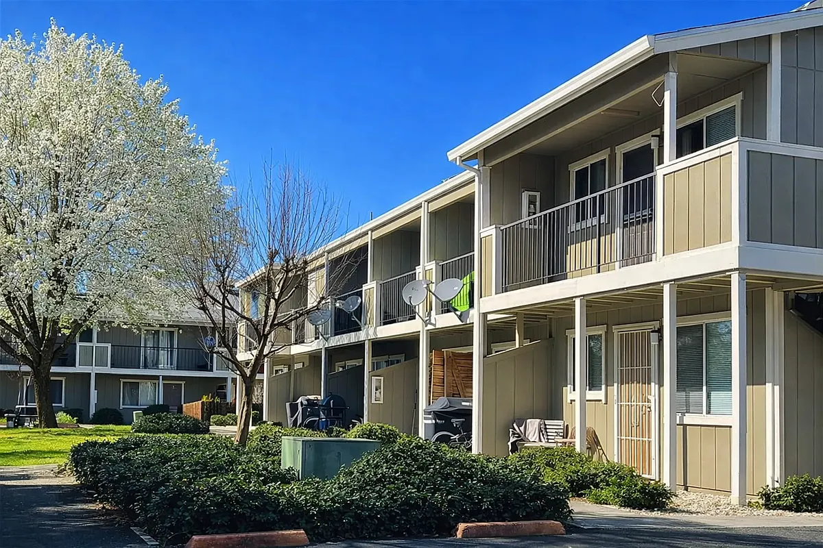 Building Photo - 6607 Blue Heron Dr #D