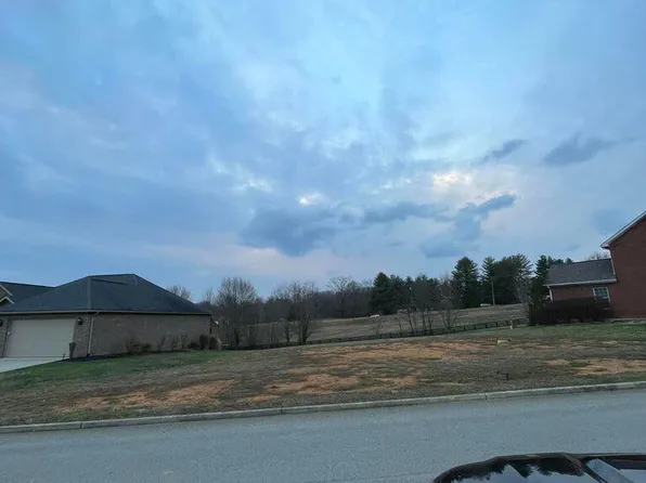 53 W Saddlebrook Dr, Somerset, KY 42503