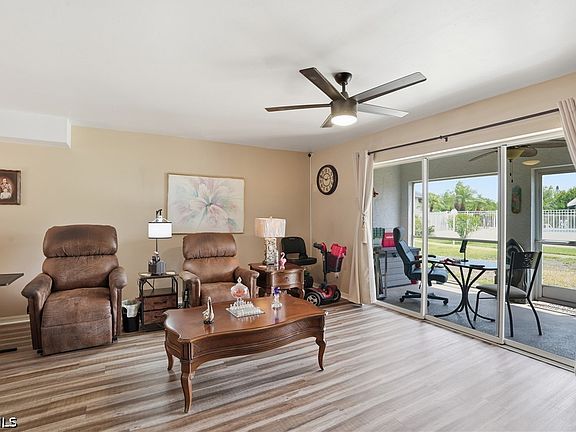 4th image of 20 Cosmopolitan Dr Unit 4