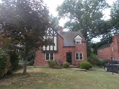 635 Crystal Dr, Pittsburgh, PA, 15228