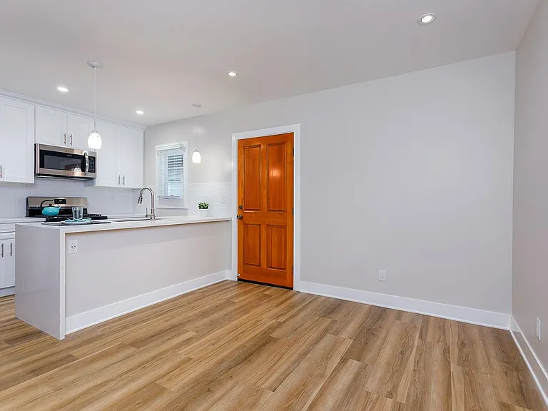 1BR in Prime Pasadena - 92 Walk Score + Parking + Free Electricity for 1 Year — Photo 7