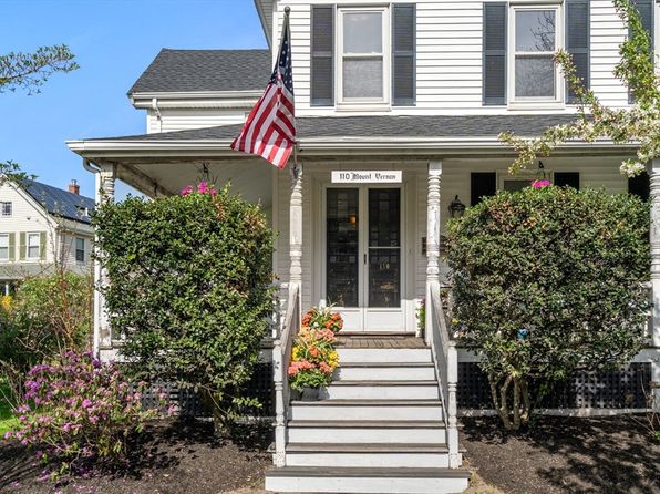 110 Mount Vernon St, Dedham, MA 02026