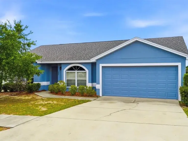 202 Highland Meadows Pl — Photo 1