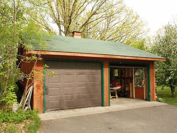 Detached 2 car garage