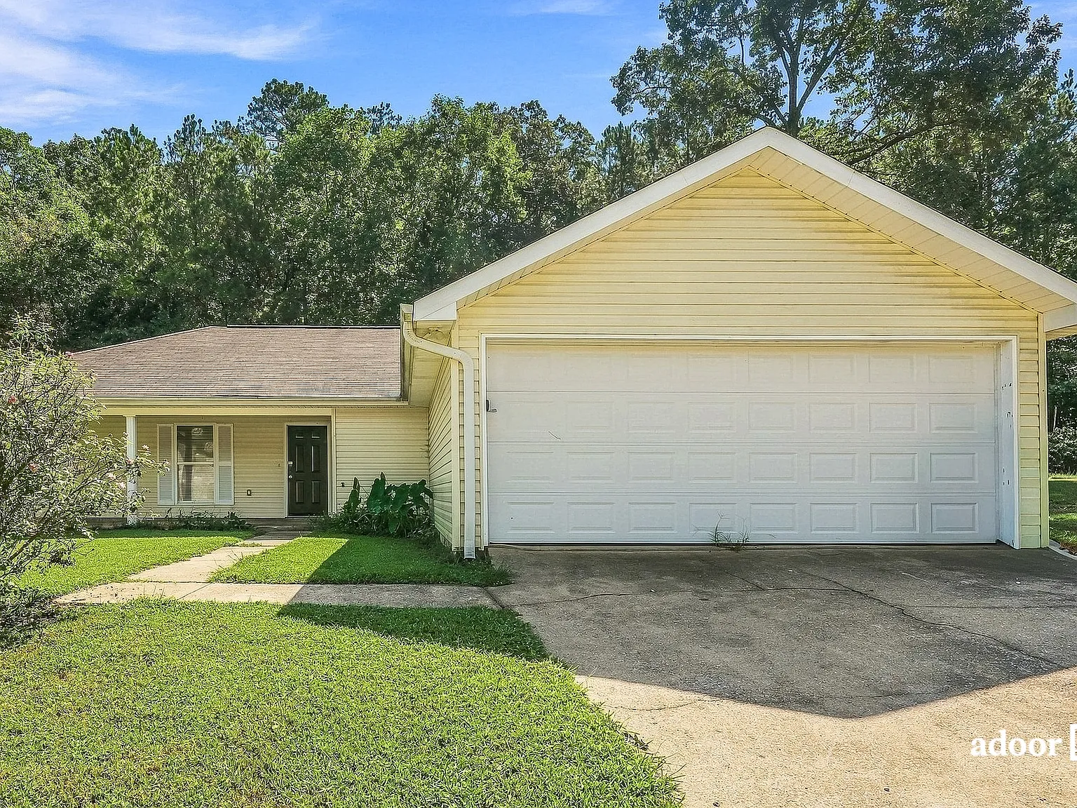4 bed, 2.0 bath, 1410 sqft, $1,745 — Photo 2