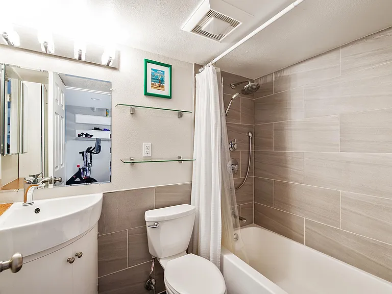 Garden suite bathroom