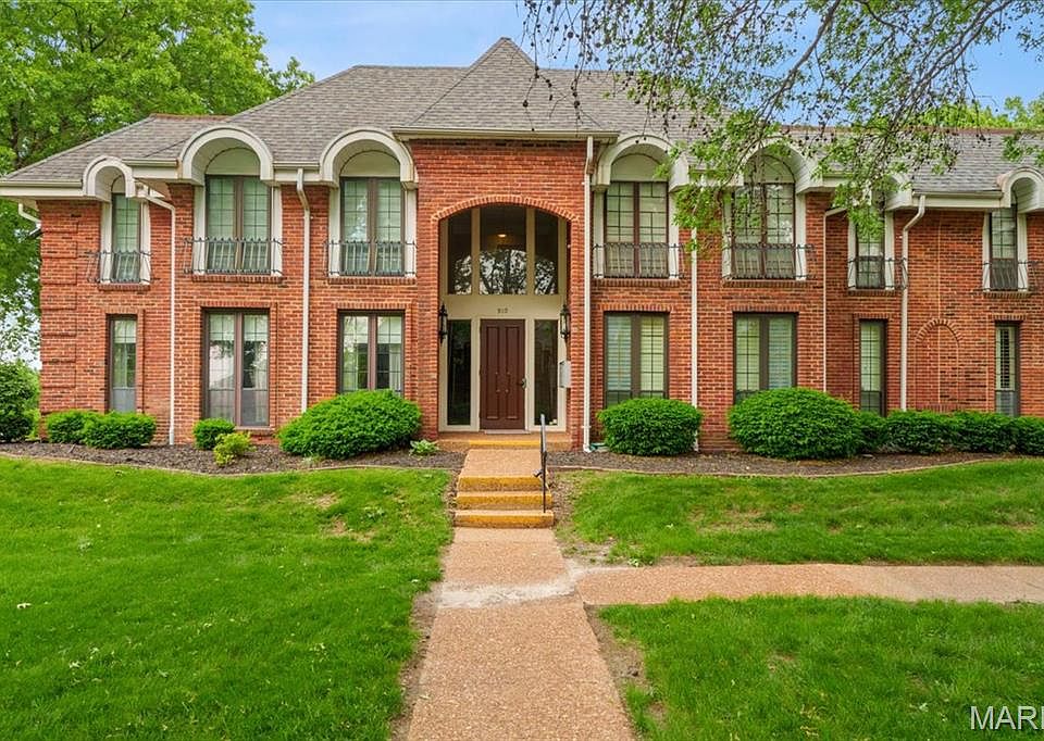 1st image of 910 Claytonbrook Dr APT 1