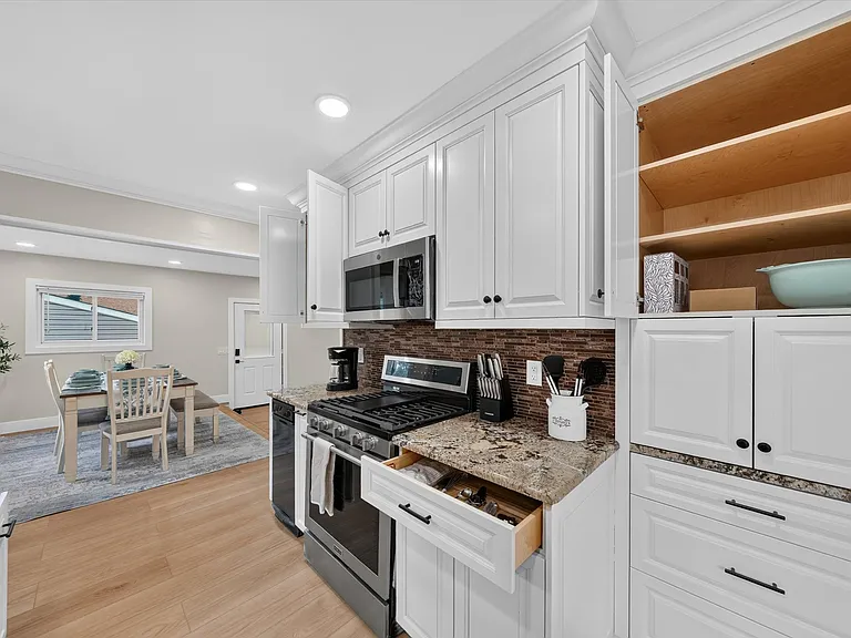2115 E Hudson Ave — Photo 41