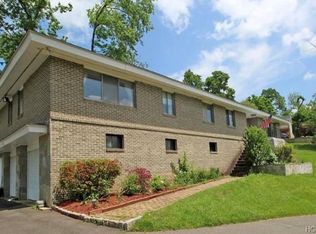 15 Laurel Dr, Brookfield, CT 06804