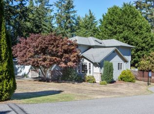 2111 Fairway Ln, Oak Harbor, WA 98277