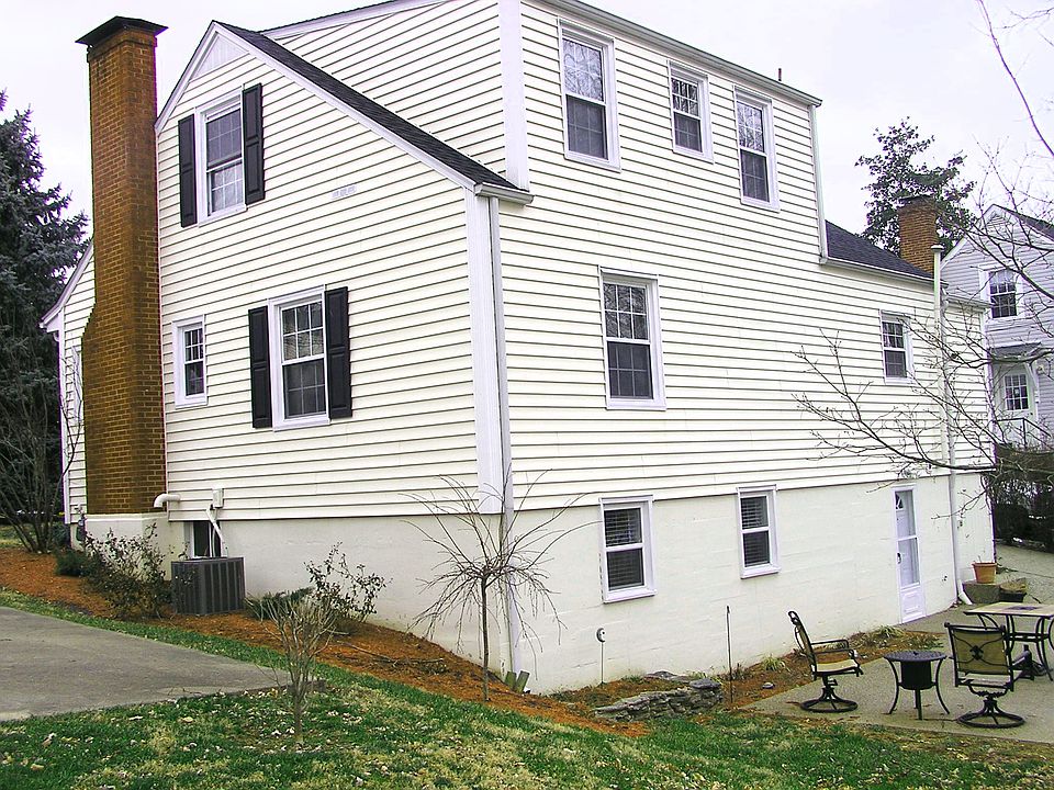 2nd image of 104 W Grundy Ave
