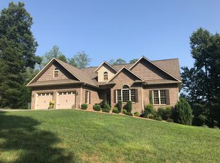 235 Franklin Ct, Purlear, NC 28665