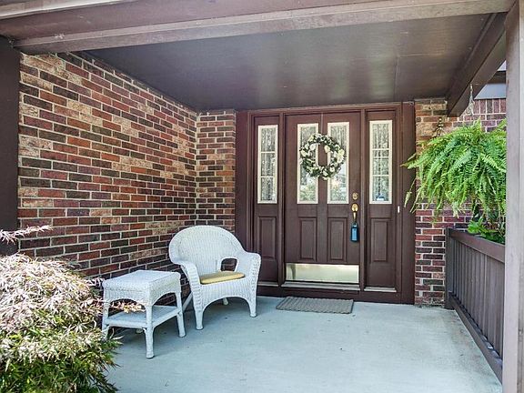 4th image of 4808 Honeysuckle Blvd
