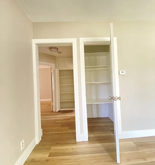 2620 S Barrington Ave — Photo 19
