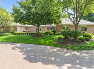 805 Coventry Ln, Oak Brook, IL 60523