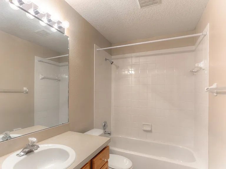 10422 Hunters Haven Blvd — Photo 9