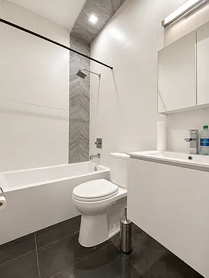 Bathroom, photo 1