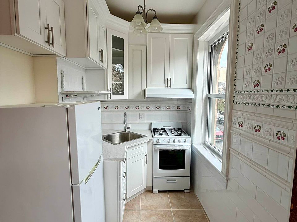 1st image of 35-44 32nd St #2R