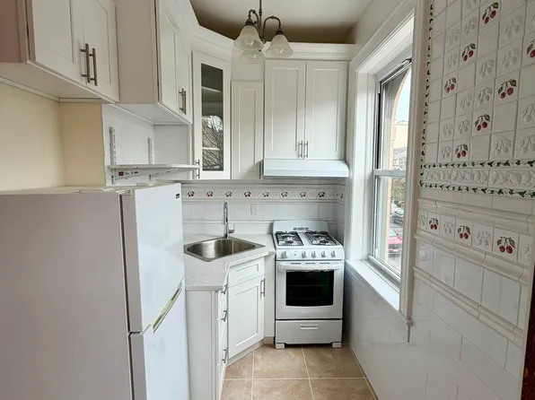 35-44 32nd Street image 1 of 6