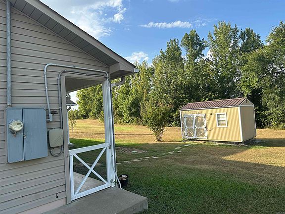 5th image of 300 Logan Ln