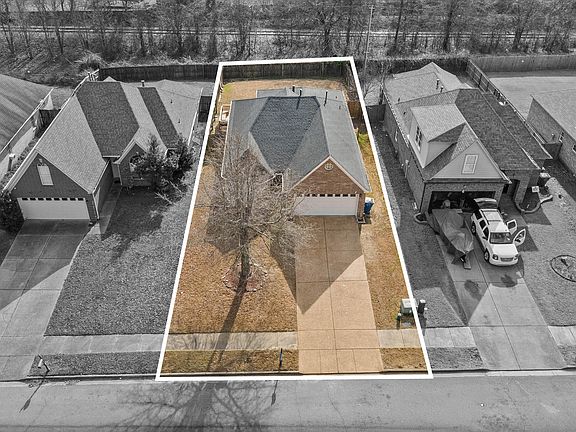 3rd image of 9129 Tremont Dr