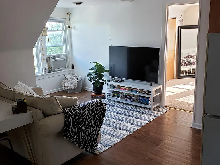 557 4th St #3 — Photo 20
