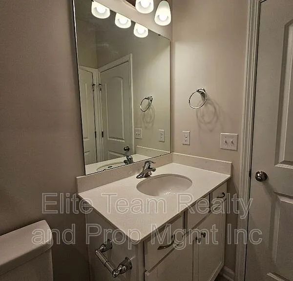 3108 Cheyney Park Dr — Photo 34