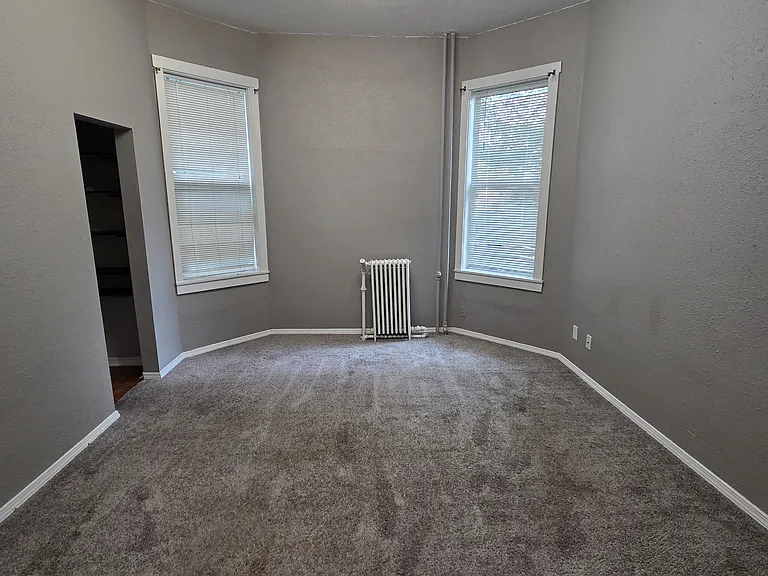 1595 Van Buren Ave #1 — Photo 12