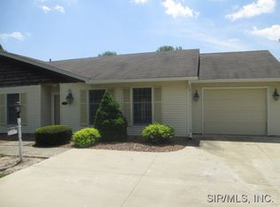 1316 Normandy Dr, Godfrey, IL