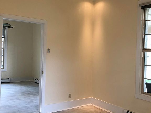 5th image of 337 West Ave