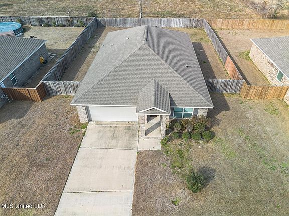 3rd image of 154 Rosie Dr