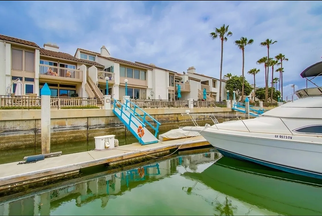 2 bed, 1650 sqft, $6,995 — Photo 1