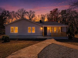 805 W Fairview Ave, Gaffney, SC 29341