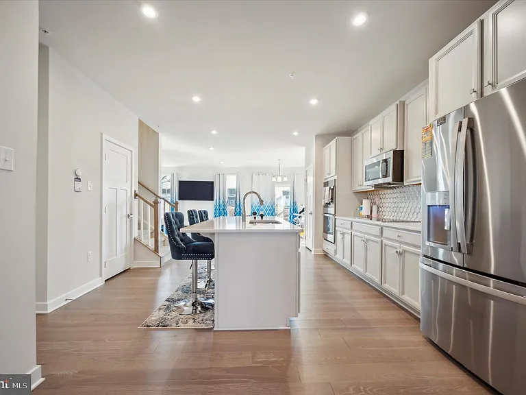 8036 Milltown Cir — Photo 4