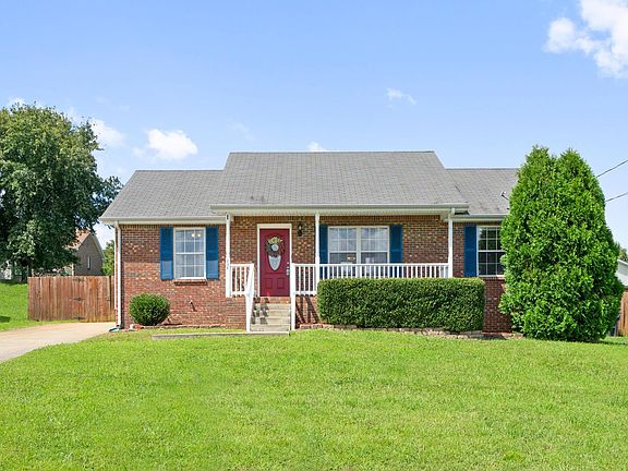 3rd image of 934 Lindsey Dr