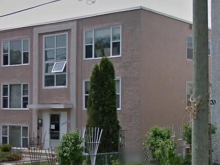 297 Enfield Cres #3 — Photo 1